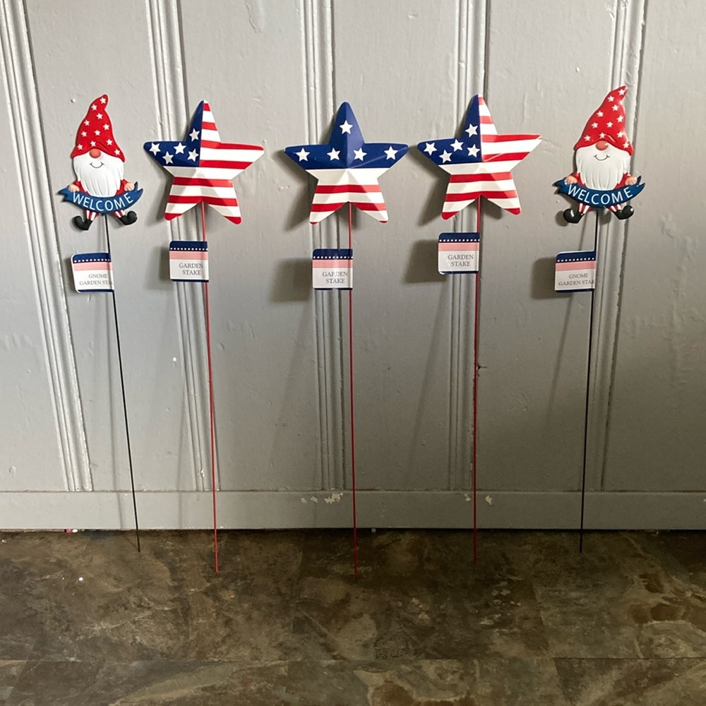 NWT- Set of 5- Welcome Gnomes & 3 Patriotic Stars 🇺🇸 Metal Yard Stakes